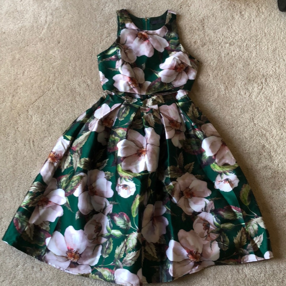 Wyatt Floral Crop Top And Skirt Set Small